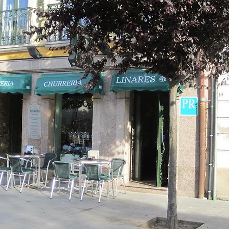 Hostal Linares Ribadeo Esterno foto